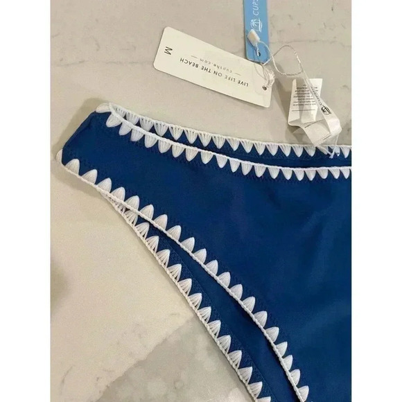 Women’s Cupshe NWT Cheeky Bikini Bottoms Navy with White Stitching Size Medium - Picture 2 of 4